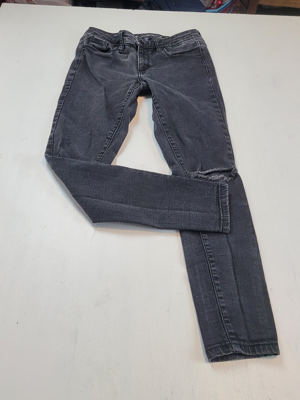 Universal Thread Charcoal Black Skinny Jeans with Knee Distress